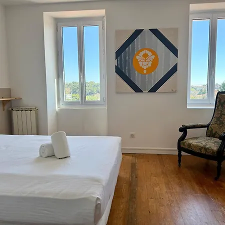 Maison Piscine Jardin Parking Holiday home